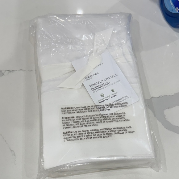 Pottery Barn White TENCEL™ Lyocell pillowcases - Picture 1 of 2